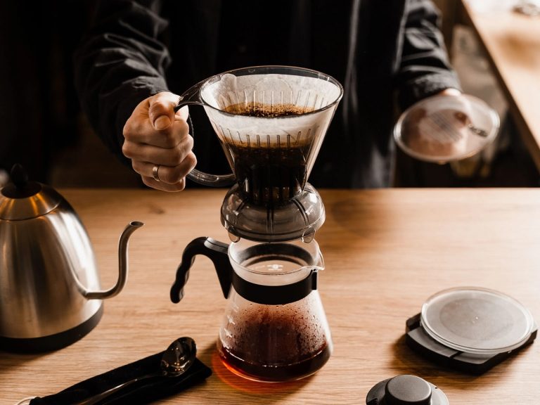 What Is a Filtered Coffee: Brewing Methods, Flavor Tips, and Health Benefits