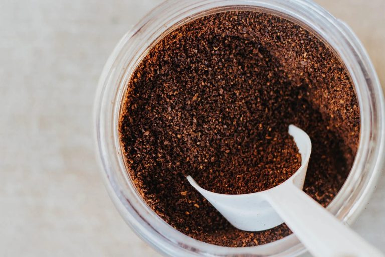 How Much Coffee Grounds Per Cup: Perfect Measurements for Every Brew